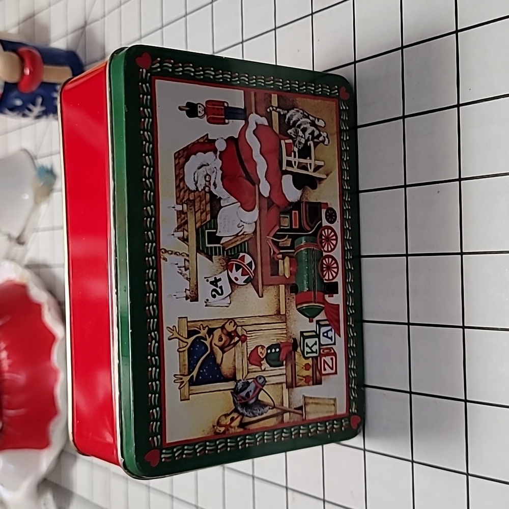 Enesco Santa‎ Writing Gift List Preloved 5.5 x 4 x 2
